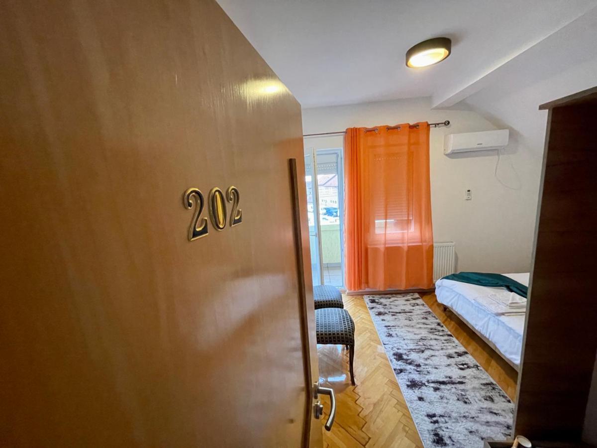 Madigan'S Hotel Kosovo Polje Luaran gambar