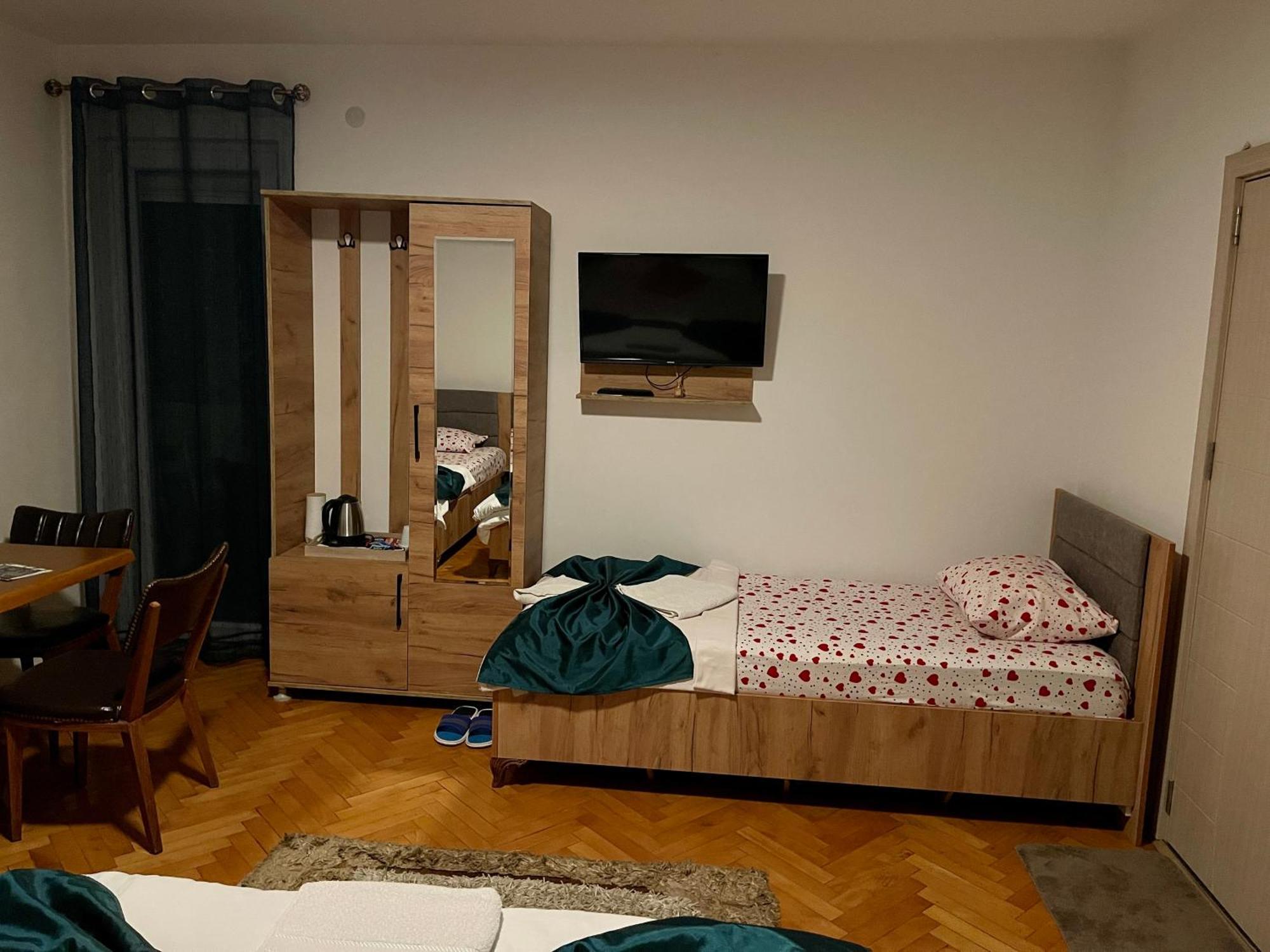 Madigan'S Hotel Kosovo Polje Luaran gambar