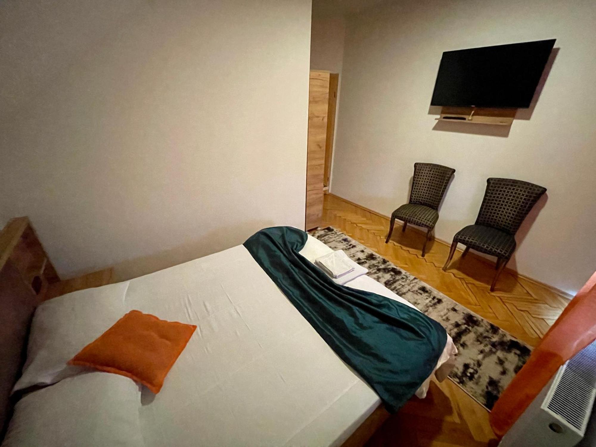 Madigan'S Hotel Kosovo Polje Luaran gambar