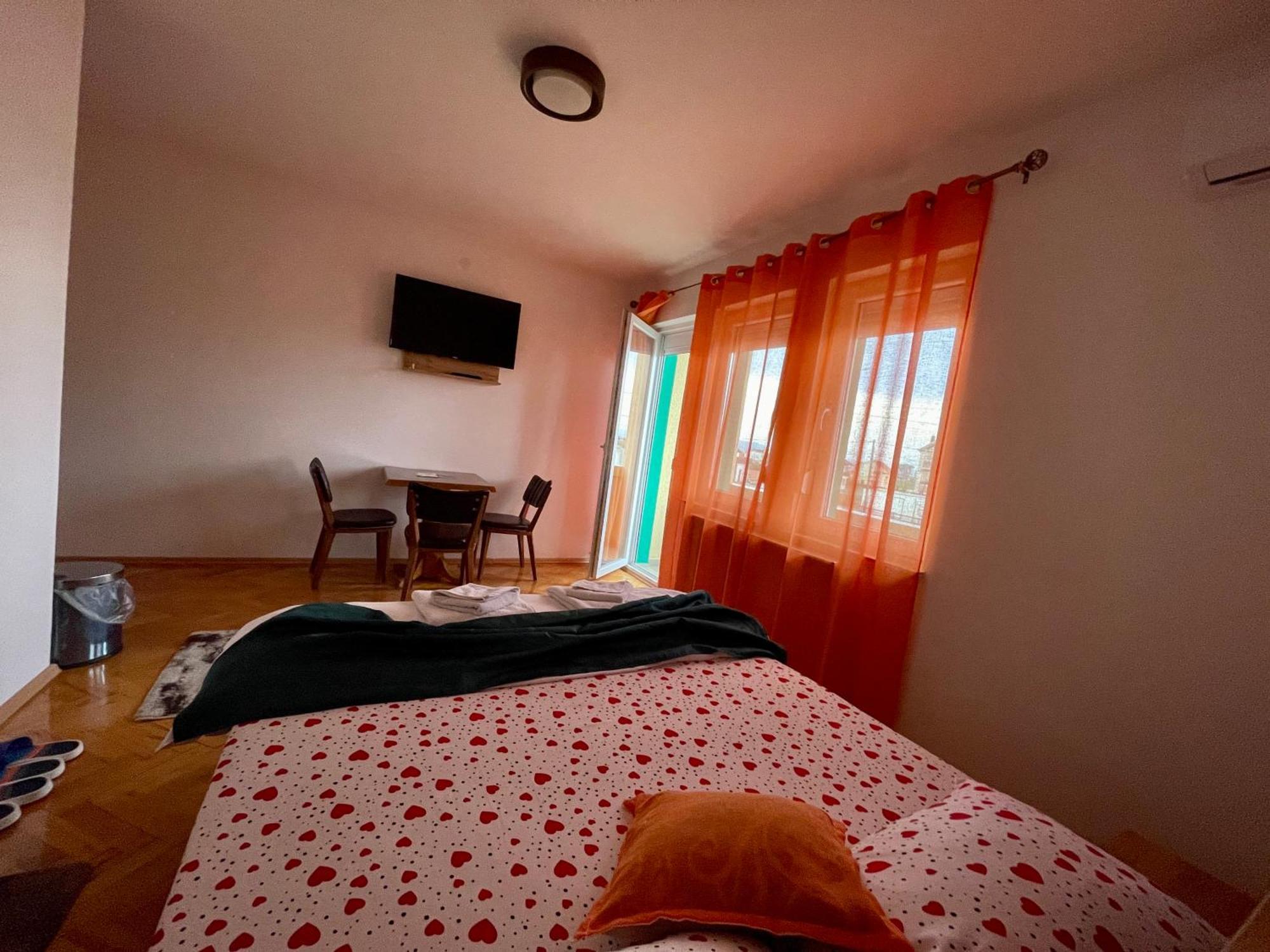 Madigan'S Hotel Kosovo Polje Luaran gambar