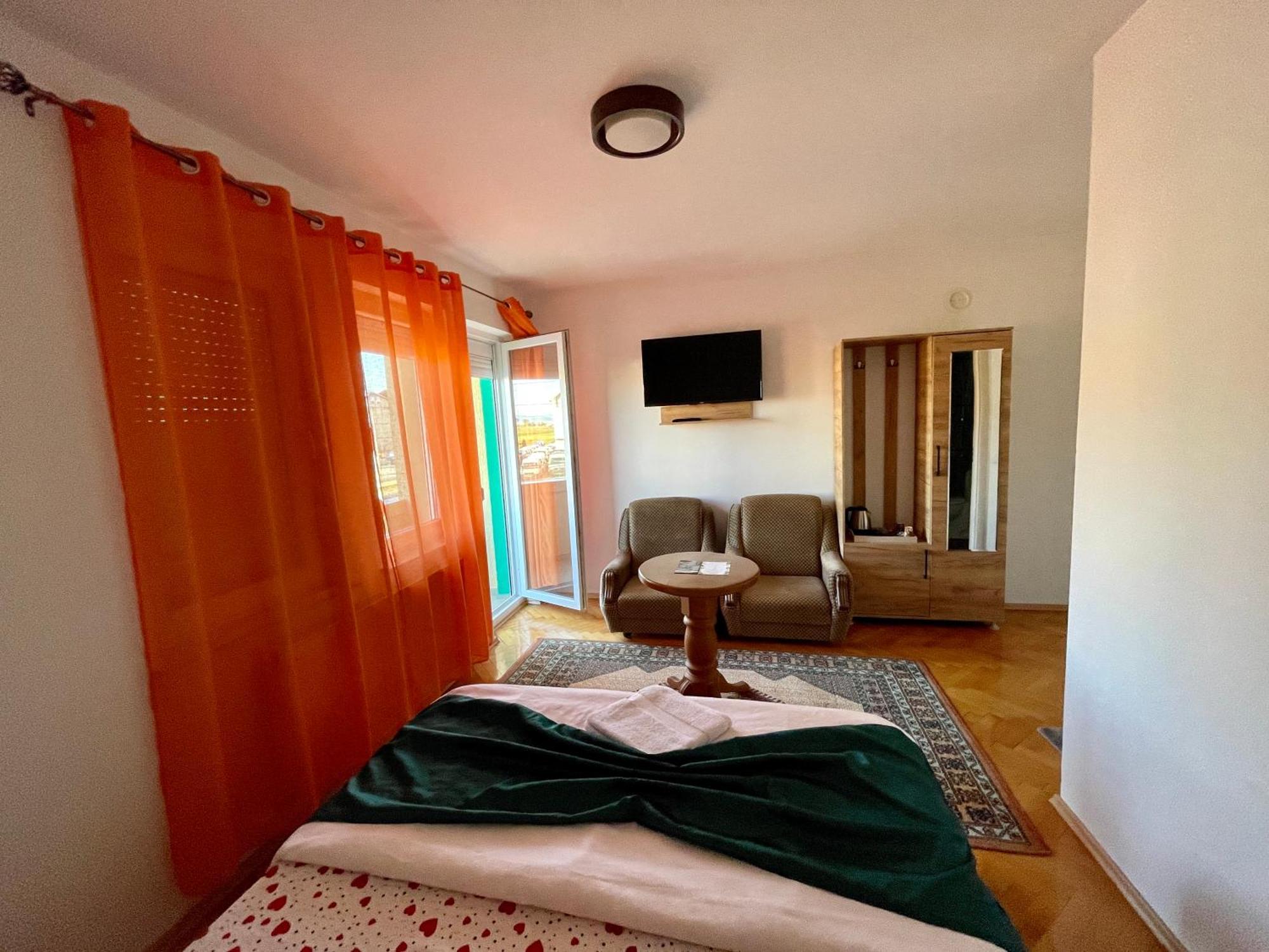 Madigan'S Hotel Kosovo Polje Luaran gambar