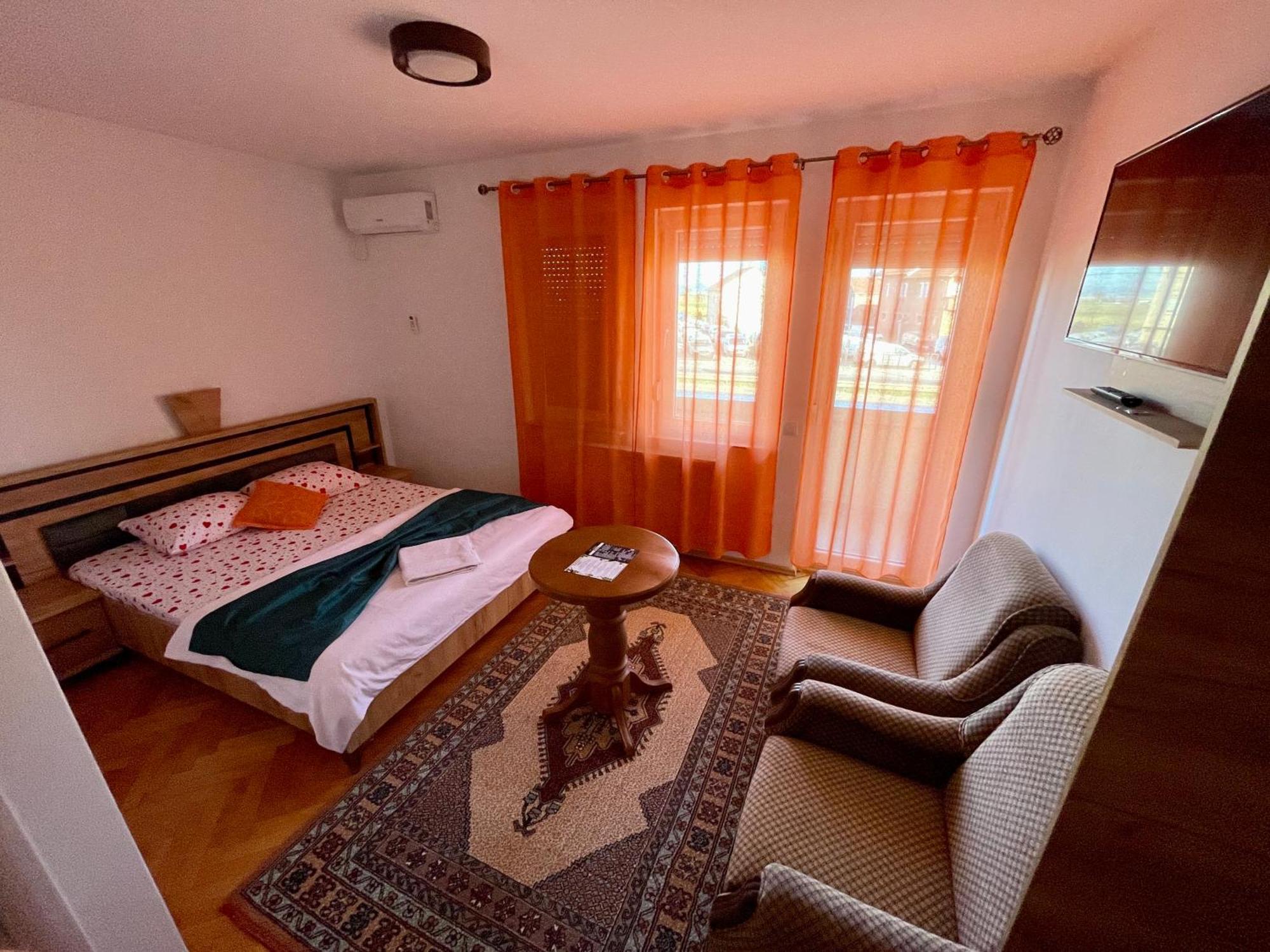 Madigan'S Hotel Kosovo Polje Luaran gambar