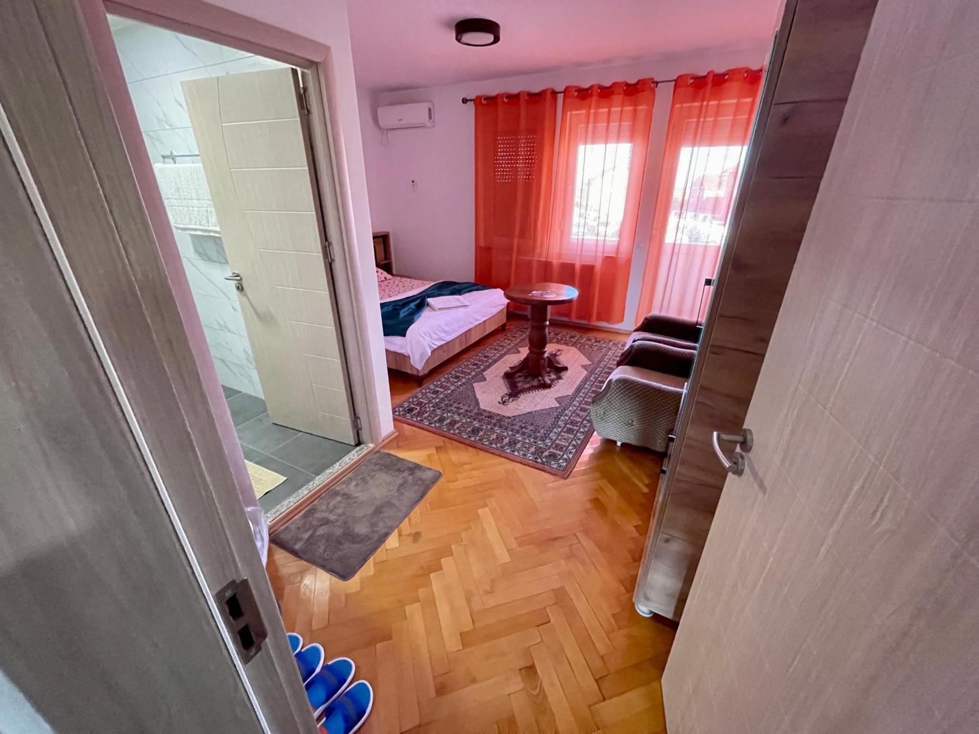Madigan'S Hotel Kosovo Polje Luaran gambar